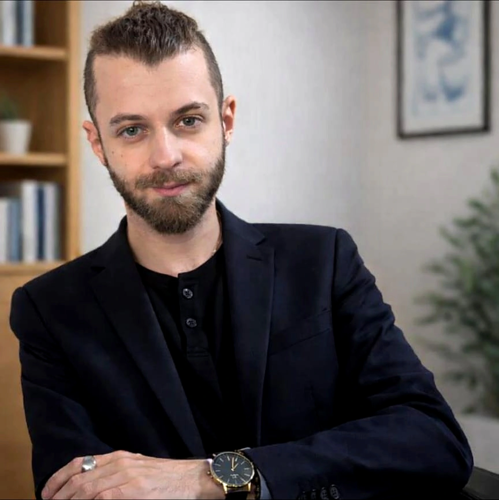 Retrato profissional em ambiente de atendimento